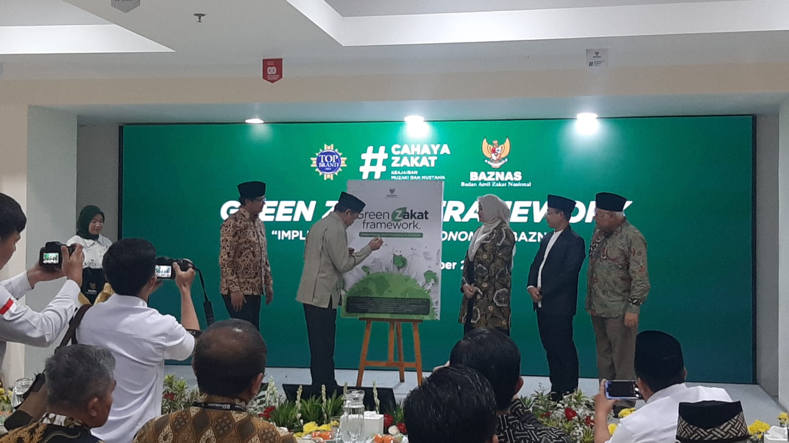 Zakat, Alam, dan Masa Depan : BAZNAS Kota Tangerang Selatan Hadir di Peluncuran Buku Green Zakat