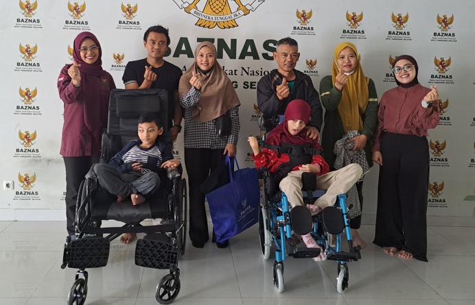 Pintu Gerbang Menuju Dunia Luar : Kursi Roda untuk Aufa dan Kahla