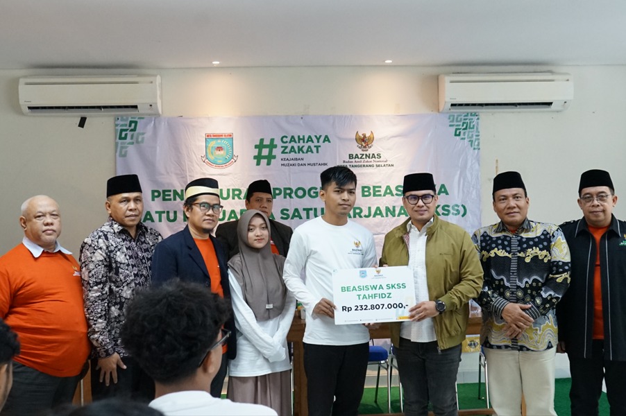 Buka Jalan Menuju Sarjana : 35 Peserta Terima Beasiswa SKSS BAZNAS Kota Tangerang Selatan