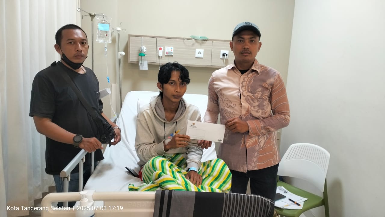 BAZNAS Tangsel Salurkan Bantuan Kesehatan untuk Ifan Fauzi, Korban Penusukan di Jurang Mangu Barat