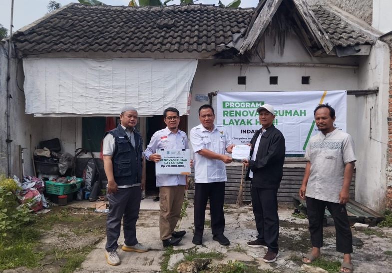 BAZNAS KOTA TANGERANG SELATAN BERSAMA BTN SALURKAN BANTUAN REHAB RUMAH UNTUK PAK INDARTO DI MUNCUL, SETU