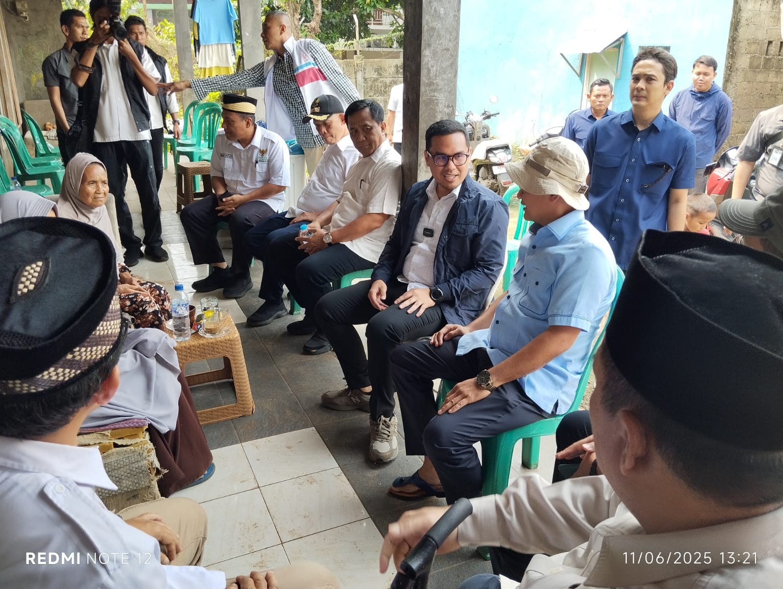 HARAPAN YANG TETAP MENYALA DI TENGAH KETERBATASAN: BANTUAN BIAYA HIDUP UNTUK IBU ENDANG DARI BAZNAS KOTA TANGERANG SELATAN