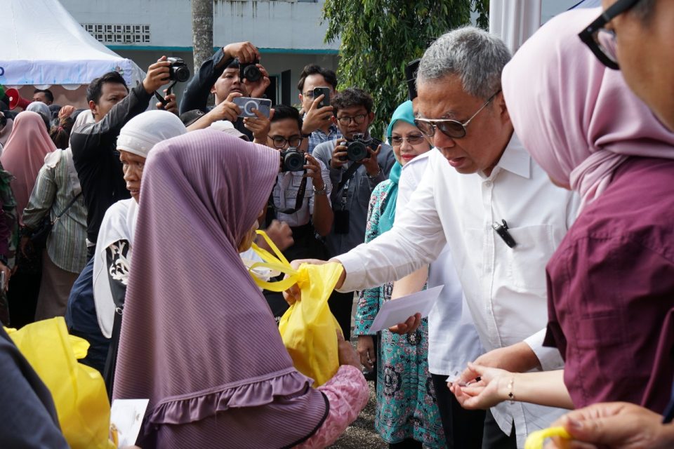 BAZNAS Kota Tangsel Kolaborasi dengan Dinas Perindag Gelar Pasar Murah dan Salurkan 700 Paket Sembako di 7 Kecamatan