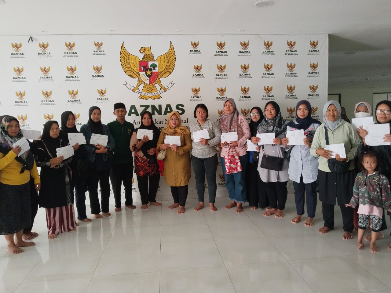 BAZNAS Kota Tangerang Selatan Salurkan Bantuan Modal Usaha untuk Warga Pondok Jagung Timur, Tingkatkan Kemandirian Ekonomi Mustahik