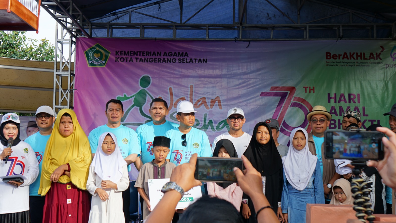 Hari Amal Bhakti Kemenag ke-79 , BAZNAS Tangsel Salurkan Santunan untuk Yatim