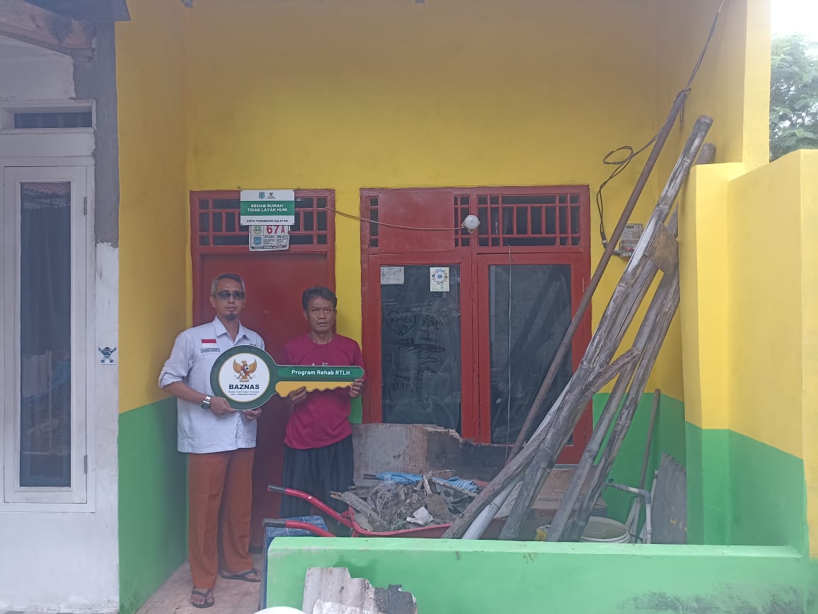 BAZNAS Kota Tangerang Selatan Serahkan Kunci Rumah Layak Huni di Kelurahan Sawah Baru