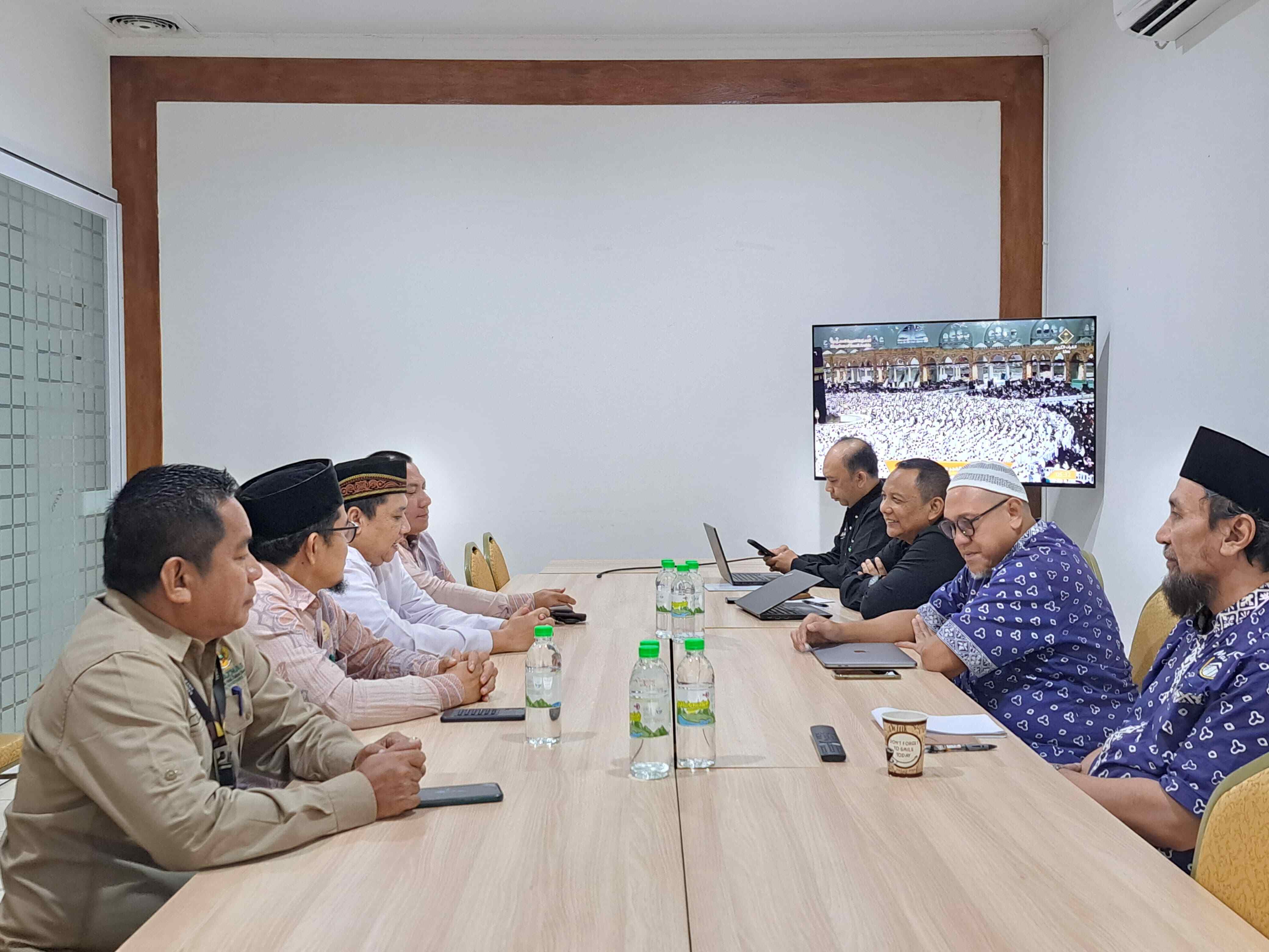 Kolaborasi BAZNAS Tangsel dan AMTC untuk Program "Peduli dan Lindungi Guru”