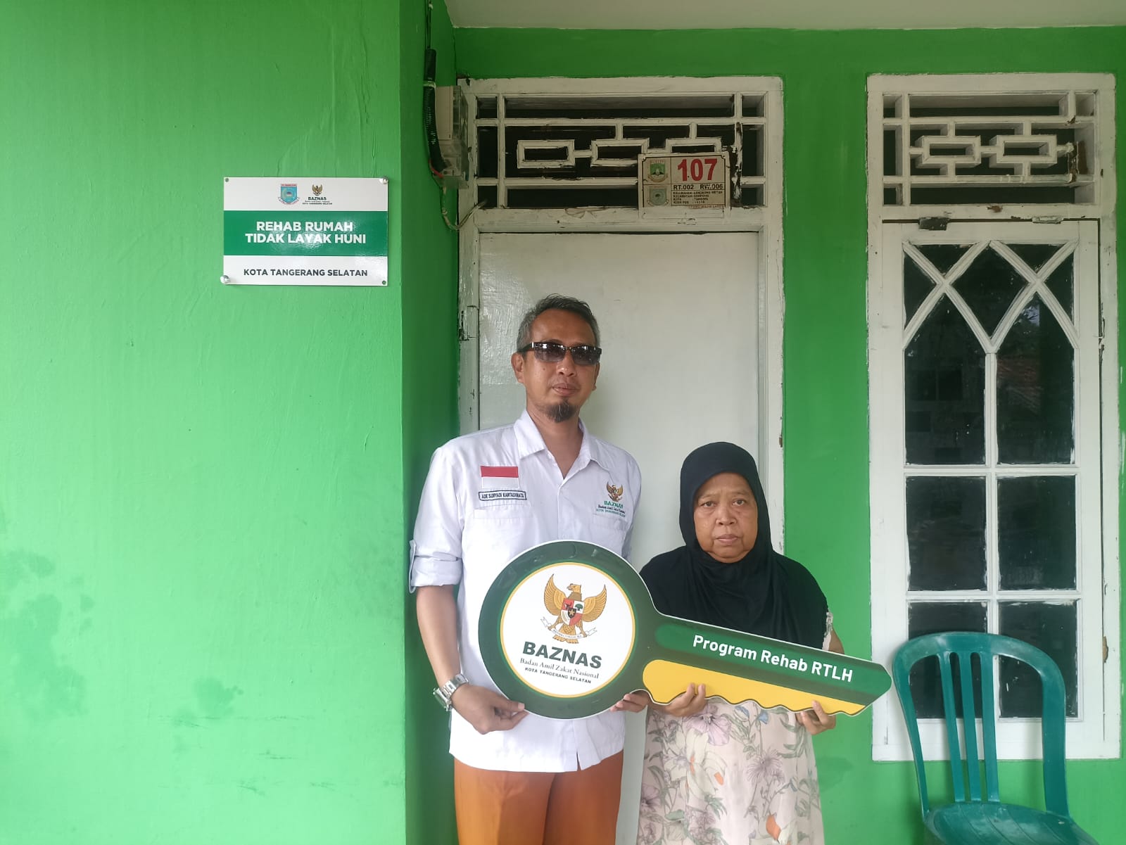 BAZNAS Kota Tangerang Selatan Serahkan Kunci Rumah Layak Huni di Kelurahan Lengkong Wetan
