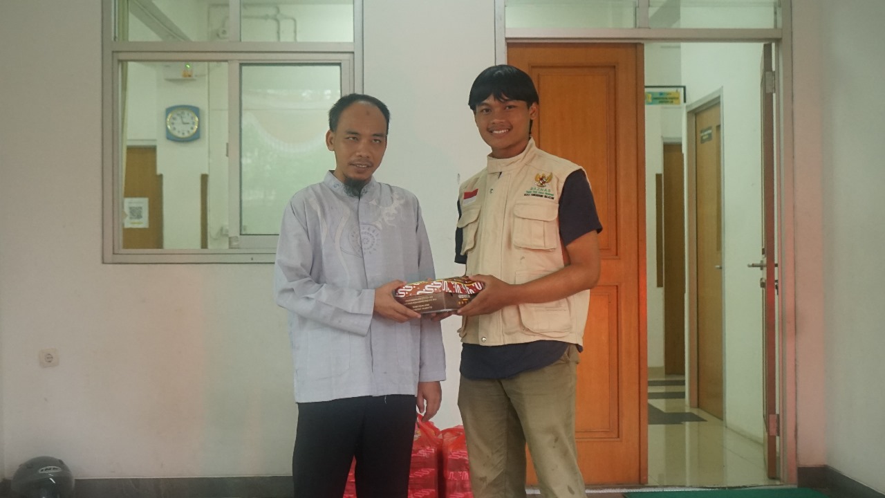 BAZNAS Kota Tangerang Selatan Salurkan 30 Kotak Konsumsi Jumat Berkah ke Pondok Pesantren Tunanetra Kademangan