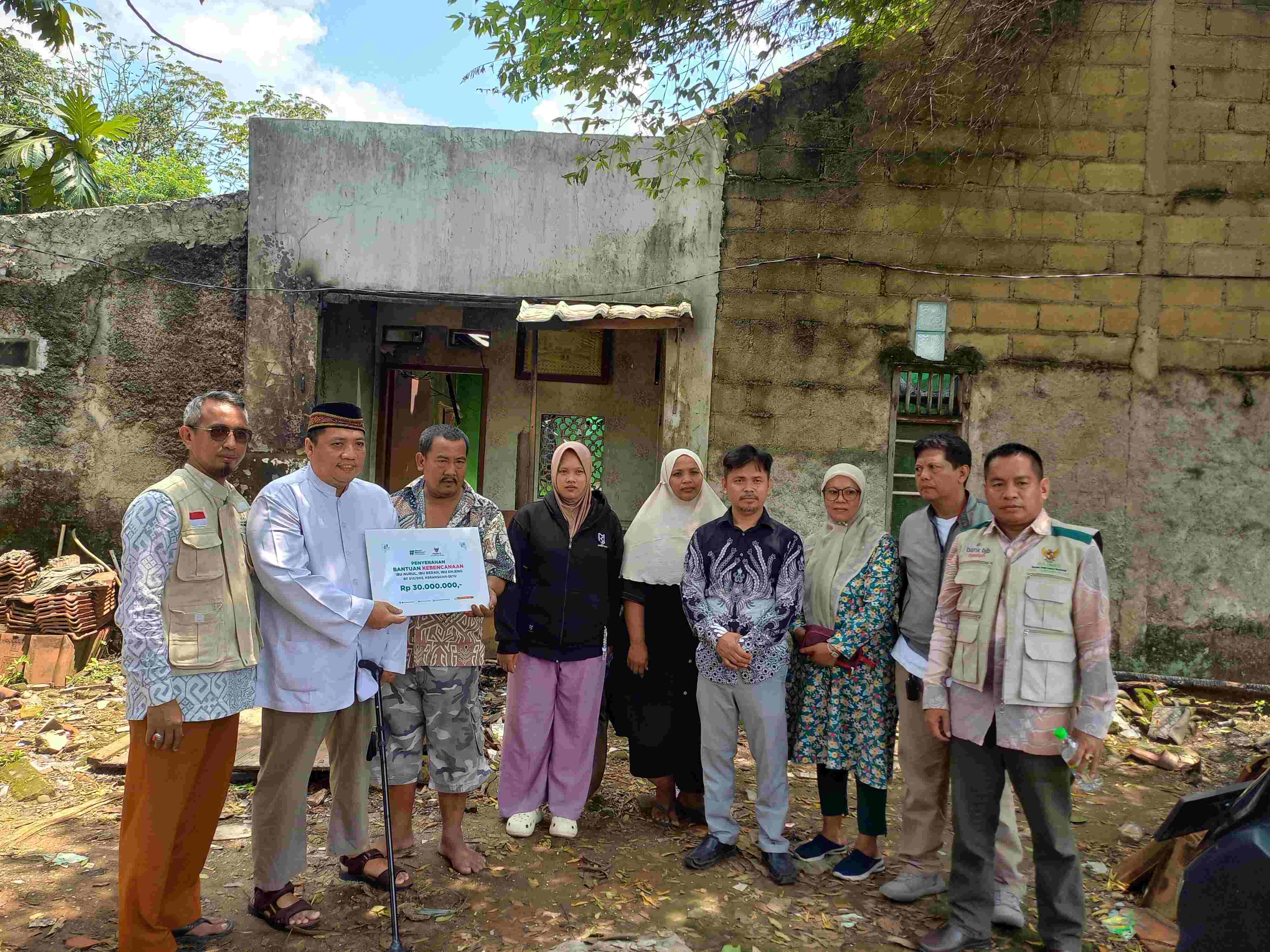 Respon Cepat Tanggap Baznas Tanggap Bencana Kota Tangsel Bantu Korban Kebakaran di Kecamatan Setu